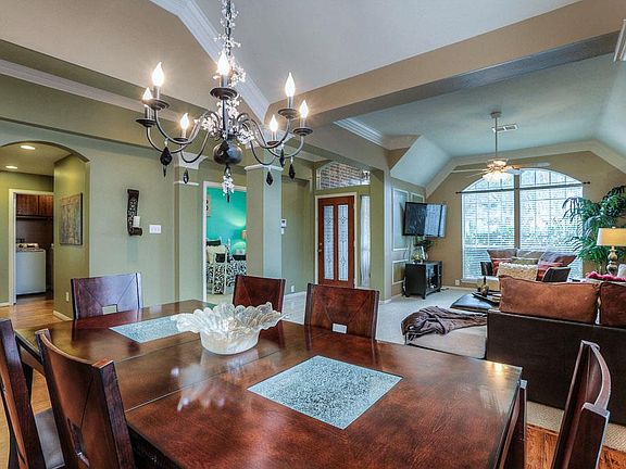 5th image of 6819 Knoll Park Dr