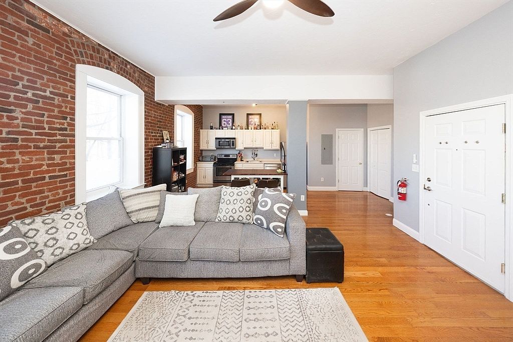 32 Providence St APT 5, Worcester, MA 01604 | Zillow
