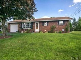 8054 Mountain View Dr, Northampton, PA 18067