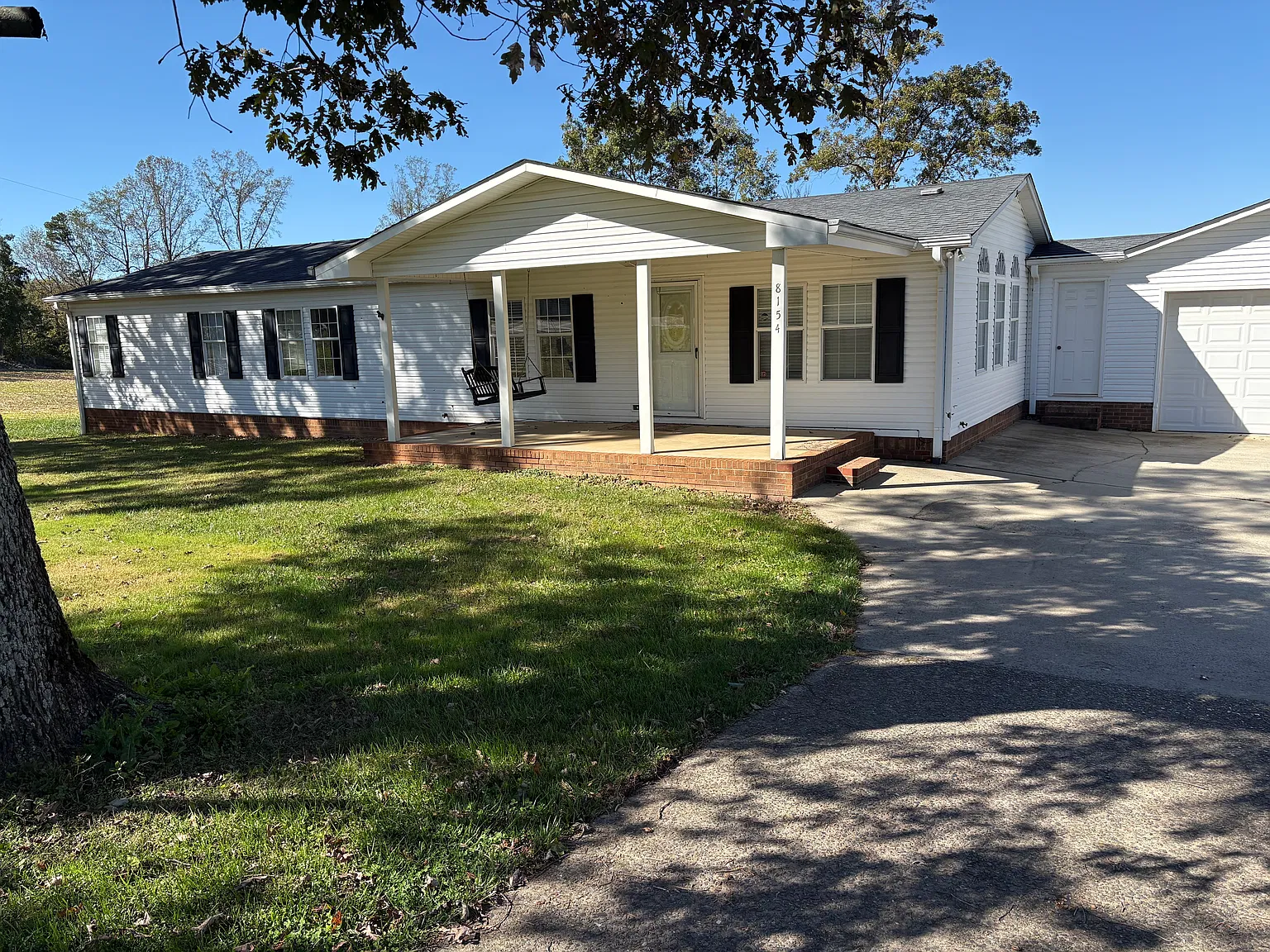 3 bed, 1800 sqft, $1,000 — Photo 1