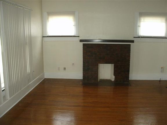 2nd image of 106 Redwood Ave