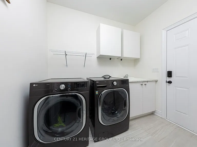 1409 Blackmore St — Photo 13
