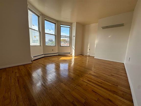 2nd image of 764 Communipaw Ave