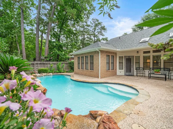35 N Pathfinders Cir, Spring, TX 77381