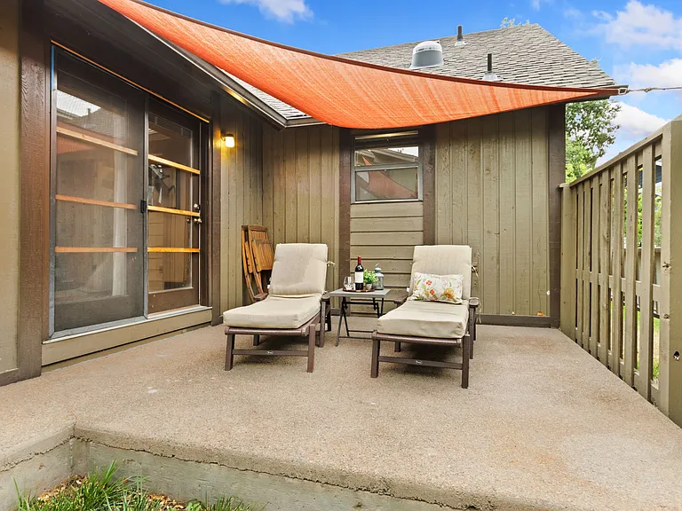 1916 Winterberry Way — Photo 21