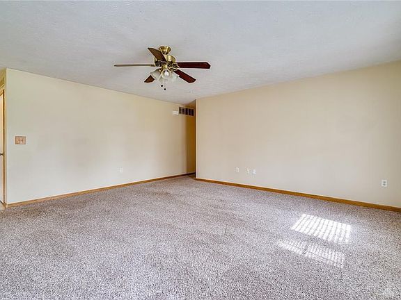 5th image of 271 Wistowa Trl