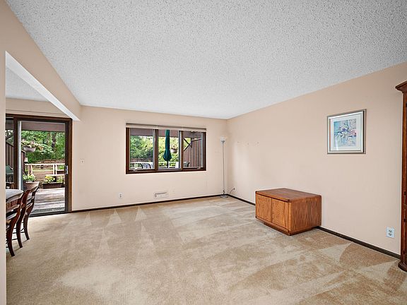 5th image of 184 Birnamwood Dr