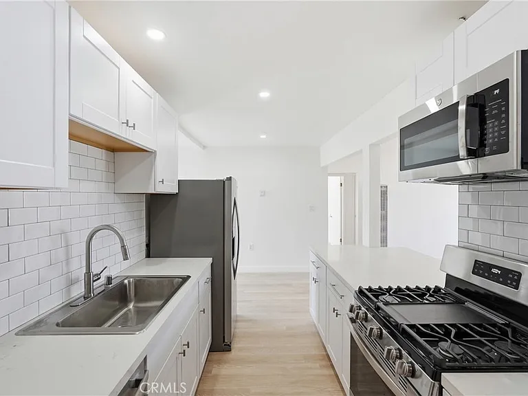 1700 Voorhees Ave — Photo 8