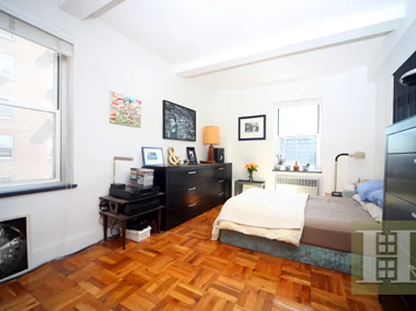 500 Grand Street image 1 of 7