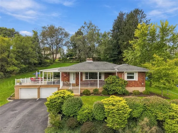 755 Cliff Mine Rd, Coraopolis, PA 15108