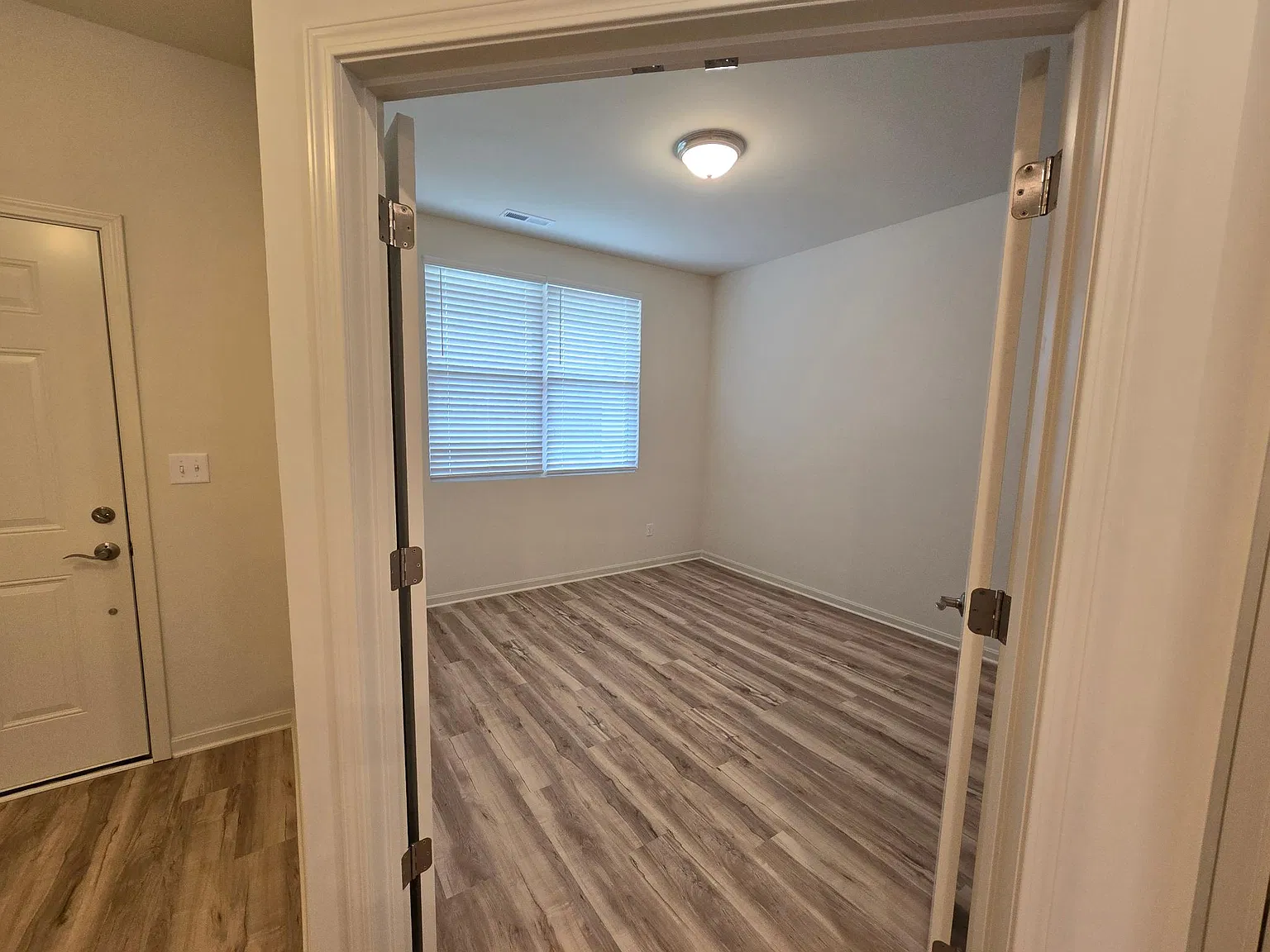 4 bed, 2.5 bath, 2265 sqft, $2,665 — Photo 3