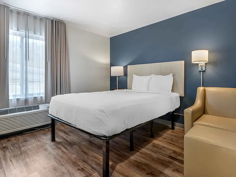 Studio Suite - 1 Queen Bed