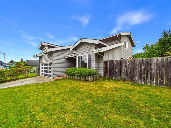 4951 Lundblade Dr, Eureka, CA 95503