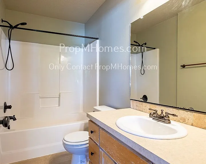 2611 SE 105th Ave — Photo 9