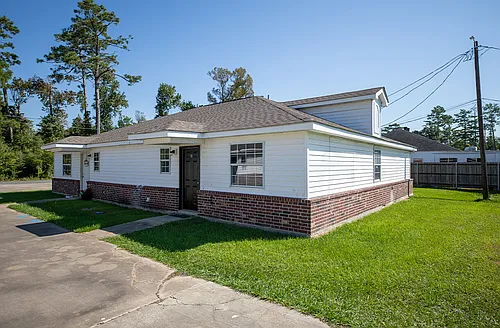 3 bed, 2.0 bath, $995 Photo 1