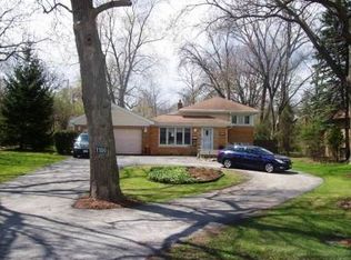 1150 Lee Rd, Northbrook, IL 60062