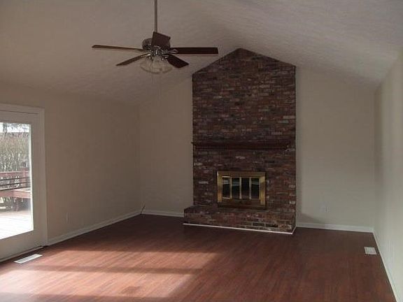3rd image of 5926 Marcia Ln
