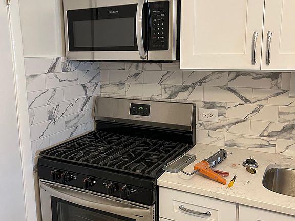 4th image of 9608 N Greenwood Ave #1E