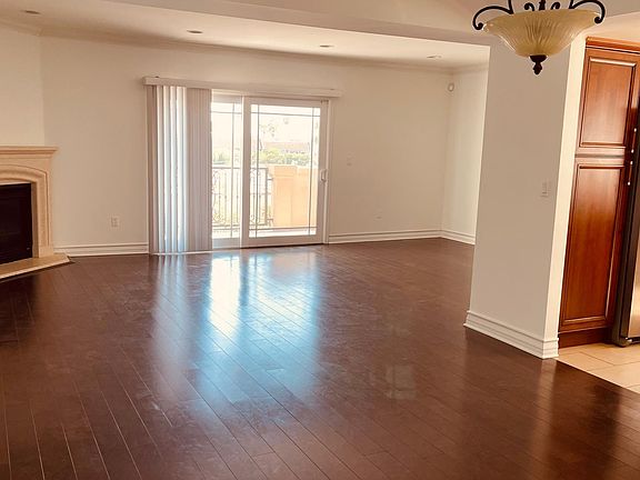 2nd image of 11911 Mayfield Ave APT 208