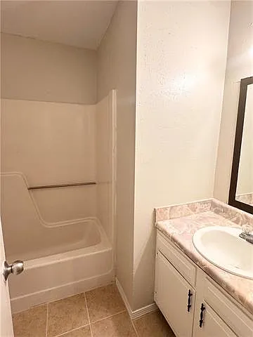 905 Linda Ln #E — Photo 7