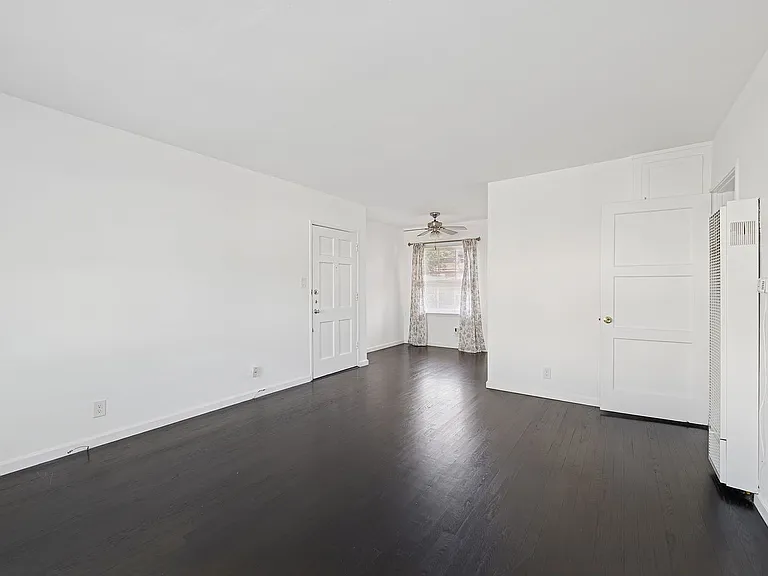 2032A Delaware Ave — Photo 1