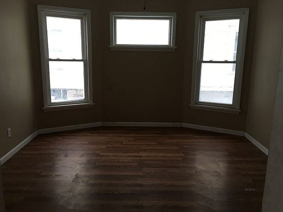 5th image of 17 Bridges Ave