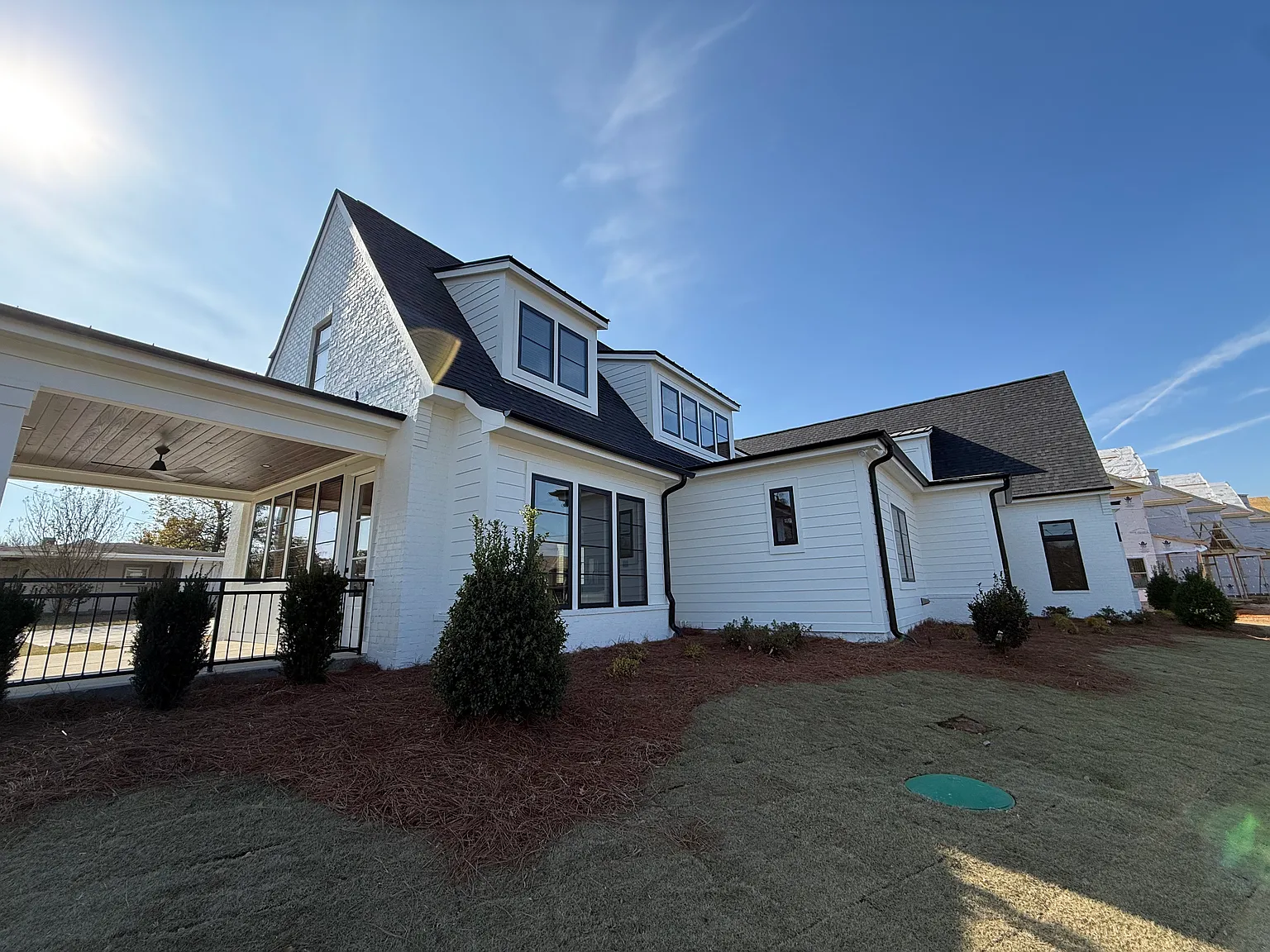 4 bed, 4.5 bath, 2400 sqft, $5,100 — Photo 4