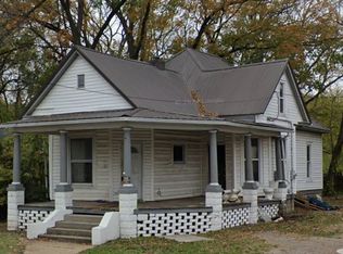 216 N Lynn St, Nevada, MO 64772