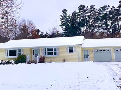 950 S Hemlock St, Iron Mountain, MI, 49801