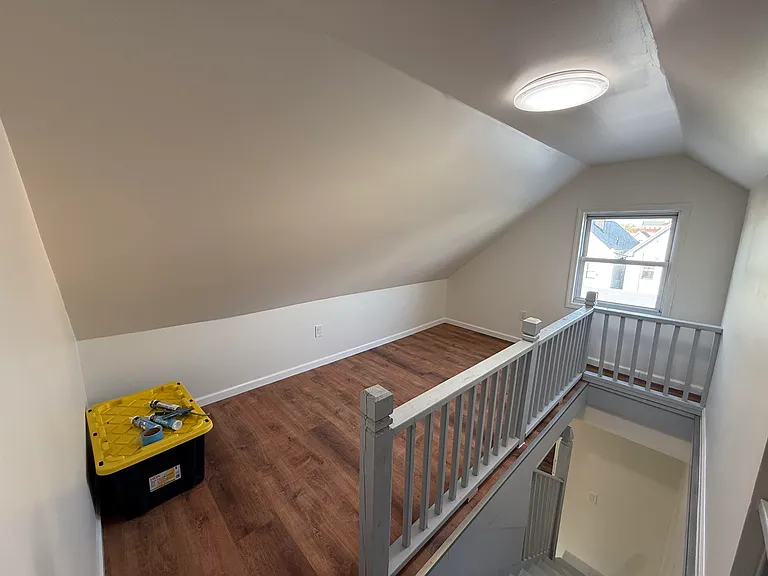 129 W 20th St #3 — Photo 22