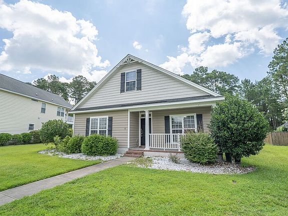 3rd image of 10 Arbors Cir