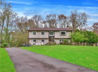 4 Timothy Ct, West Nyack, NY 10994
