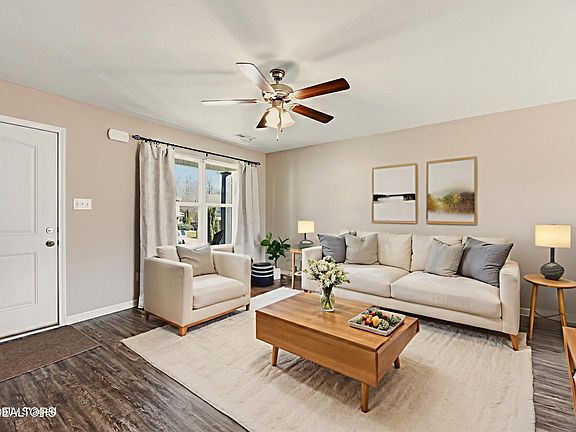 5th image of 1327 Zamora Ln