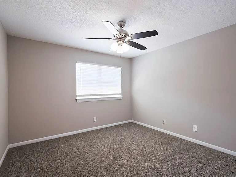 Hampton Hall | Comfort, Convenience, & Community All In One — Photo 386
