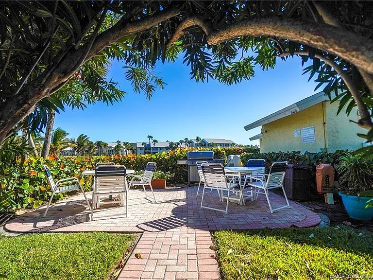 5602 NE Gulfstream Way — Photo 40