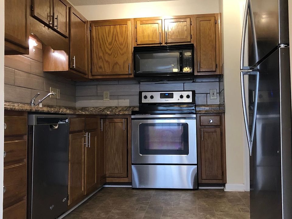 1st image of 27D Meadowood Glen Way