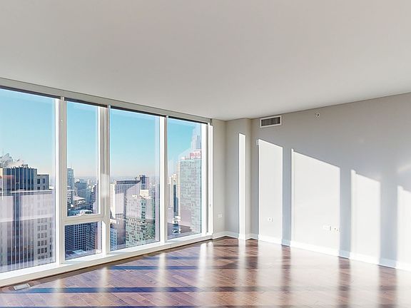 4th image of 301 E North Water St #4800