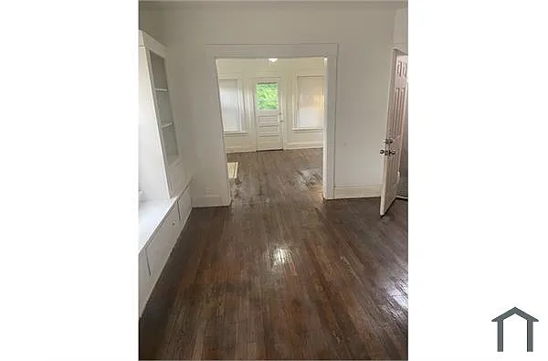 14004 Shaw Ave photo 1