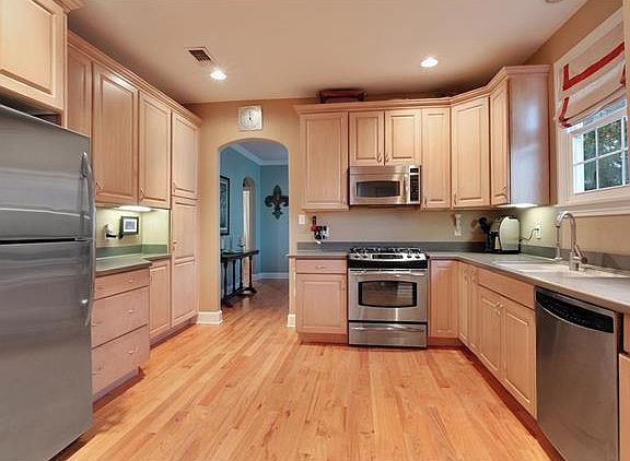 5th image of 101 E Park Pl