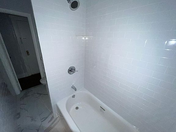 4th image of 1111 Kennedy Blvd #32E