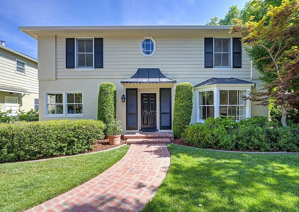 1st image of 1217 Robertson Way