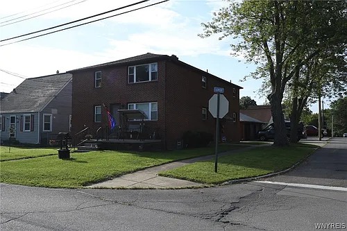 105 Fernald Ave Photo 1