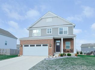 320 Chevington Chase, Tipp City, OH 45371