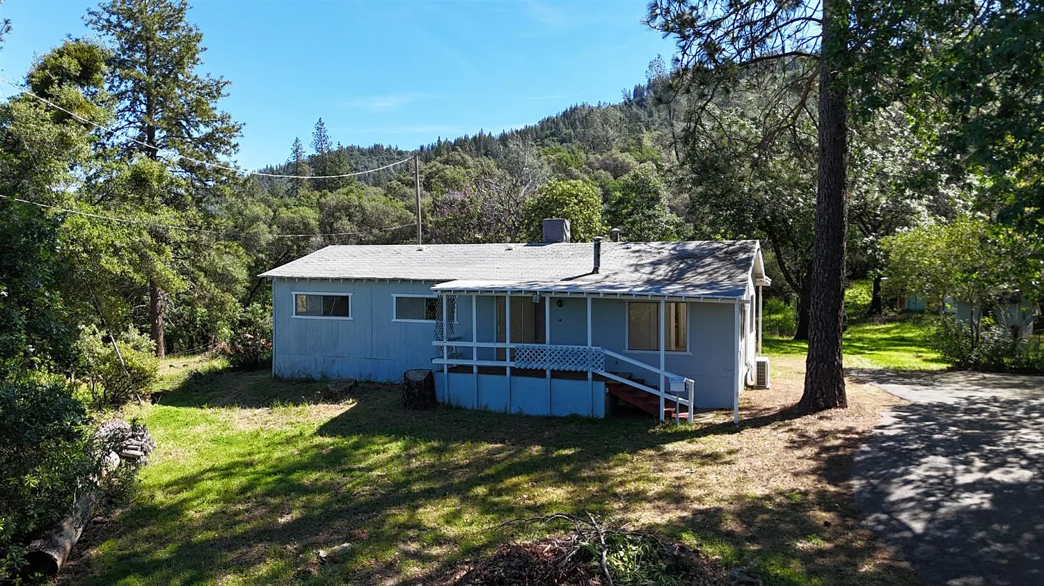 15679 Ware Ln photo 1