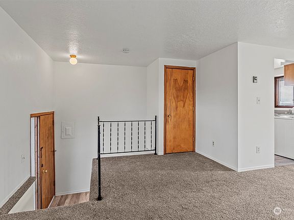 5th image of 580 Columbia Street