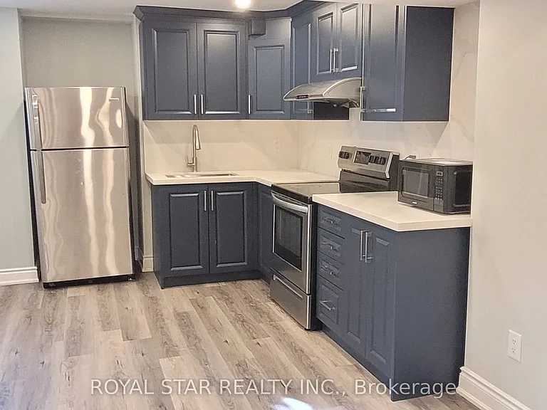 15 Masters Green Cres #BASEMENT — Photo 4