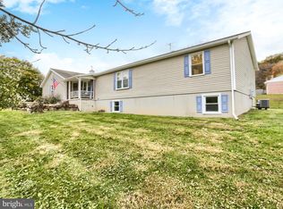 158 Farm Dr, Thompsontown, PA 17094