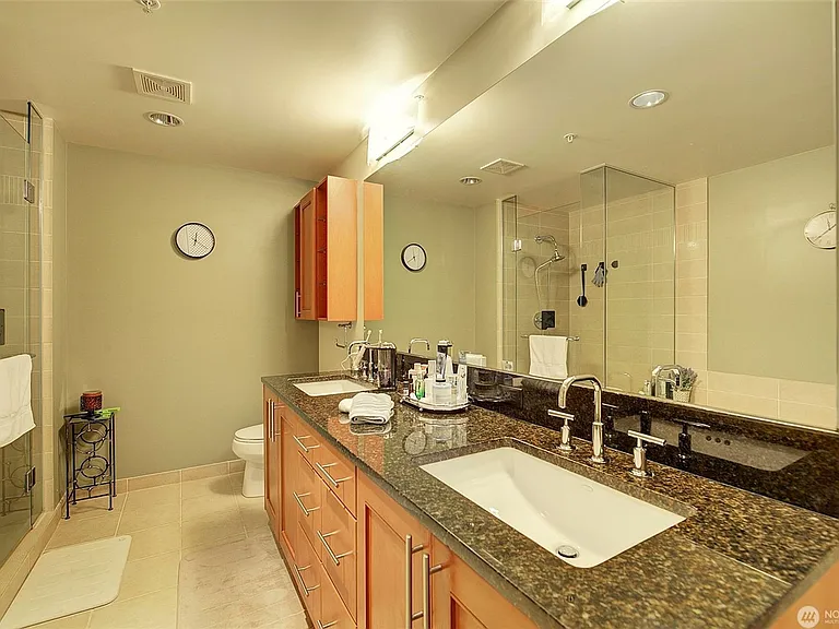 10650 NE 9th Pl #1420 — Photo 10