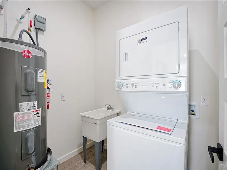 5709 Notre Dame Ave #1 — Photo 11