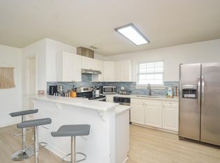 22810 Fresca St, Galveston, TX 77554